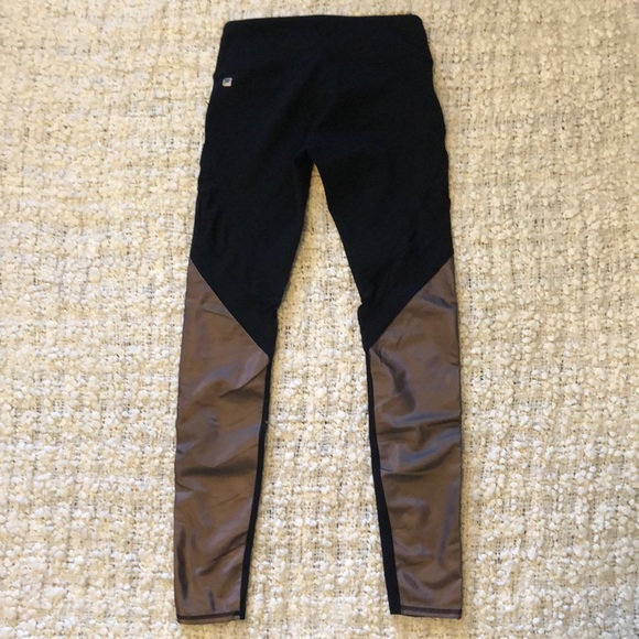 Metallic and Mesh Fabeltics Leggings - Picture 3 of 3